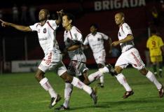 Carlos Insaurriaga, Divulgao/