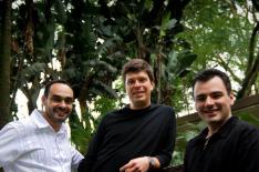 Trio Corrente�/�Divulga��o