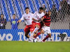 Alexandre Lops, Divulgao/