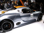 O novo Porsche 918 RSY tambm foi revelado para a imprensa na segunda-feira