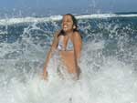 Carlos Jaime Dalpaz, Leitor-Rep�rter: "Minha filha Eduarda Dalpaz, de 9 anos, aproveitando o mar calmo, limpo e quetinho na praia de Atl�ntida Sul"