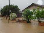 Em Terra de Areia, casas e comrcios acabaram alagados pela chuva