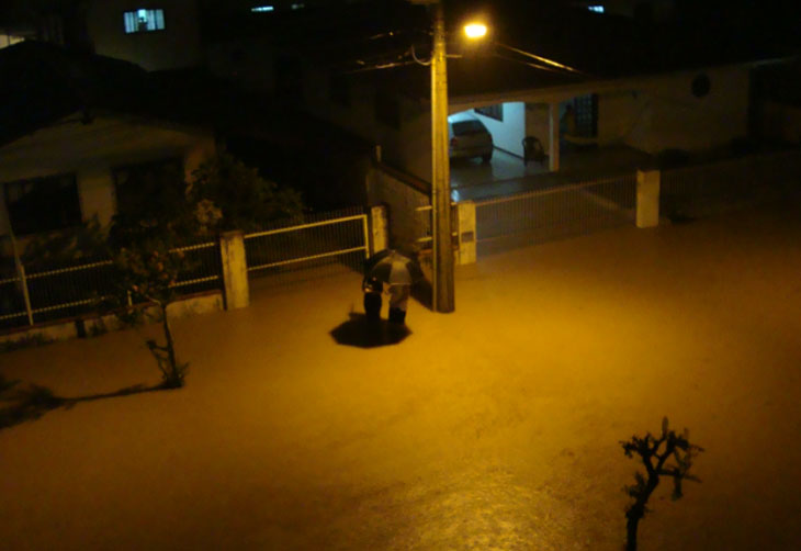 Alagamento na rua Otto Boehm:imagem 1