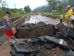 Aqui a ponte no Kkm 79 da BR-280 com um buraco que interditou a pista
