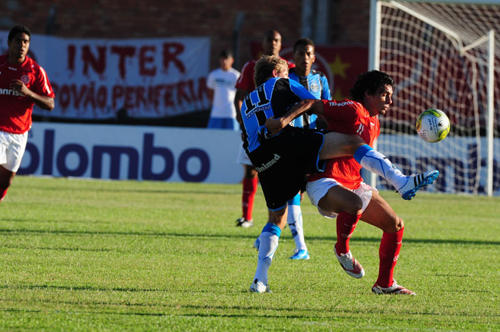 Grêmio e Inter se enfrentaram pela 5ª rodada da Taça Piratini pelo Gauchão 2011:imagem 8