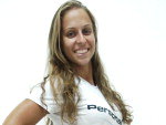 Mara, 22 anos, comeou na profisso aos 18