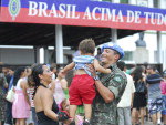 Reencontro entre os soldados de Joinville que foram para o Haiti e a famlia