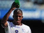 Jogadores se refrescaram para amenizar os efeitos do forte calor de Porto Alegre