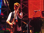 Nando Reis no palco central do Planeta RS