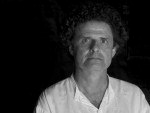 Ivo Mareines tambm participou do projeto Casa Folha. Segundo o arquiteto, o objetivo do projeto foi integrar a residncia ao ambiente como se fosse mais um elemento da natureza  
