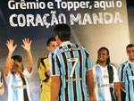 Renato desfilou com o modelo tradicional e o nmero 7