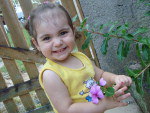 Na foto batida pela tia Thamyres, est Yasmim de Oliveira dos Santos de 01 aninho e sete meses. Minha vida, beb te amo mto. Priscila