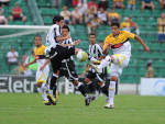 Jogo teve lances rspidos