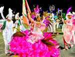 Academia de Samba Praiana homenageou os ciganos em seu desfile