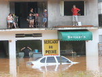 Casa alagada, em Brusque
