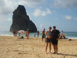Praia da Cacimba do Padre, Fernando de Noronha - Silvete e Ivan Schmitt, de Gaspar, em janeiro de 2011.    