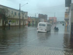 Foto tirada por volta do meio dia do alagamento na R. Dr Nascimento no centro de RG - Rio Grande
