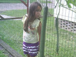 Bucha vegetal. Na imagem minha filha de 6 anos. A bucha tem 1,20cm