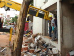 Detalhes que a exploso causou na Rua Curt Hering