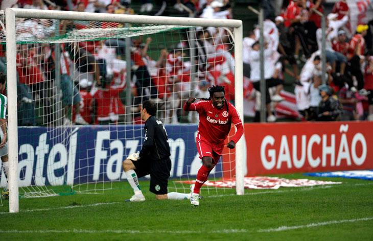 Tinga entrou no segundo tempo e marcou o gol da vitória colorada:imagem 12