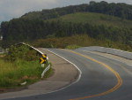 Ponte sobre o ribeiro Arraial, em Ilhota.