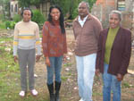 Neusa, Isabel, Jorge e Maria do Carmo so moradores do Chcara das Rosas