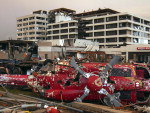 Helicptero ficou destrudo, assim como hospital da cidade de Joplin, no Missouri