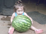 Minha filha Danieli com muita fome