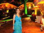 Roberta Jalfim assina a cenografia de casamento ambientado em teatro de shopping na zona norte da Capital
