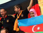 Torcedores da Alemanha e do Azerbaijo antes da partida de futebol entre as selees dos dois pases pelas eliminatrias da Euro 2012