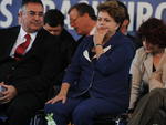 Dilma entrega apartamentos