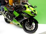 Kawasaki exibe a Ninja em verses clssicas, como ZX 14 da foto, e lanamentos do ano