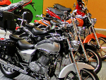 Estandes da Iesa e da Kawasaki no 12 Salo de Motos do RS atraem olhares logo na entrada do evento