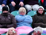 Pblico enfrenta o frio para ver a final de tnis em Eastbourne