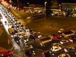 Caos no fechamento da Av. Dirio de Notcias, com muito barulho e buzinas