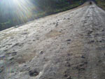 foto tirada as 8:30 da manha, aonde o gelo no tinha ce derretido nas estradas do interior de nova palma