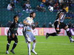 Loco Abreu no teve uma boa atuao pela boa postura da zaga alvinegra