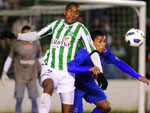 Lance da partida entre Juventude e Cruzeiro-PoA. Jogo vlido pela srie D do Campeonato Brasileiro e realizado no estdio Alfredo Jaconi. 
