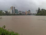 Rio Itaja-Au em Blumenau