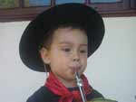Eduardo Leote: "Meu filho Isaque tomando um chimar�o bem bagual"