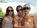 Foz do Igua�u, Paran� - Th�ssia, K�tia e Vanio Wilberte Jr., de Blumenau, em abril de 2010