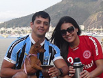 William Konrath: "Chimarr�o no fim de tarde na enseada de Botafogo - RJ! William Konrath, Thais Vidal e cadelinha Juju"