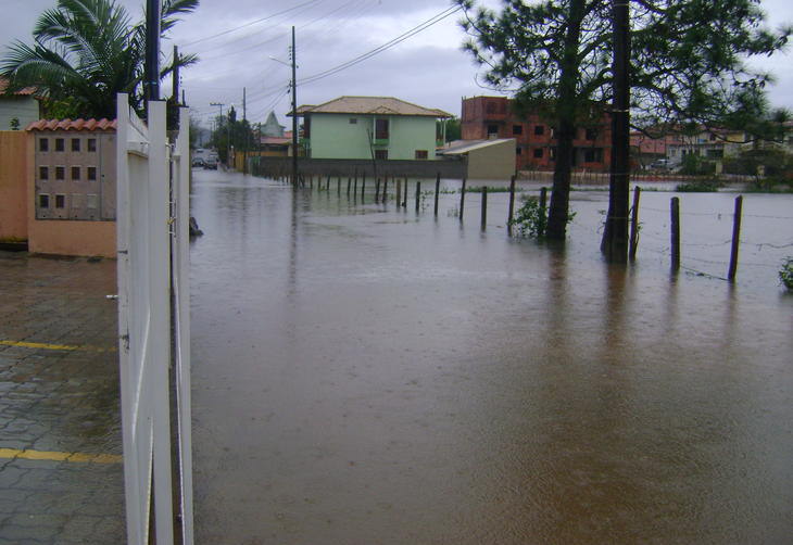 Bairro Ingleses com rua alagada:imagem 3