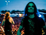 Kiko Loureiro comandou show do Angra no Palco Sunset