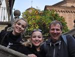 Barcelona, Espanha - Stela e B�rbara Milanez, de Porto Ferreira (SP), e Marcelo Fouquet Rosembrock, de Blumenau, em janeiro de 2011