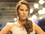 No desfile de uma das vencedoras do Next Generation, Fernanda Miraflores, shorts de cintura alta e cores leves