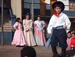 Monica Santiago: "Meu irm�o Lucas na festa da escola"