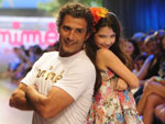 Allicia, filha do ator Marcos Pasquim, desfilou trs vestidos para a Kids by Anim