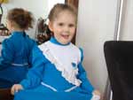Tissiane Pellicioli: "Minha filha Maria Luiza Kolling, 2 anos, se preparando para ir ao CTG para as comemora��es da Semana Farroupilha"