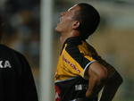 Jogador Roni  jogando no cricima  pela srie B do Campeonato brasileiro